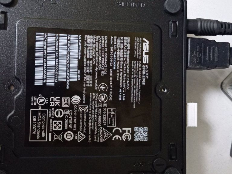 Дешиво Asus nuc 14/core 3 100u/16gb ddr 5/ssd 256gb с ломбарда