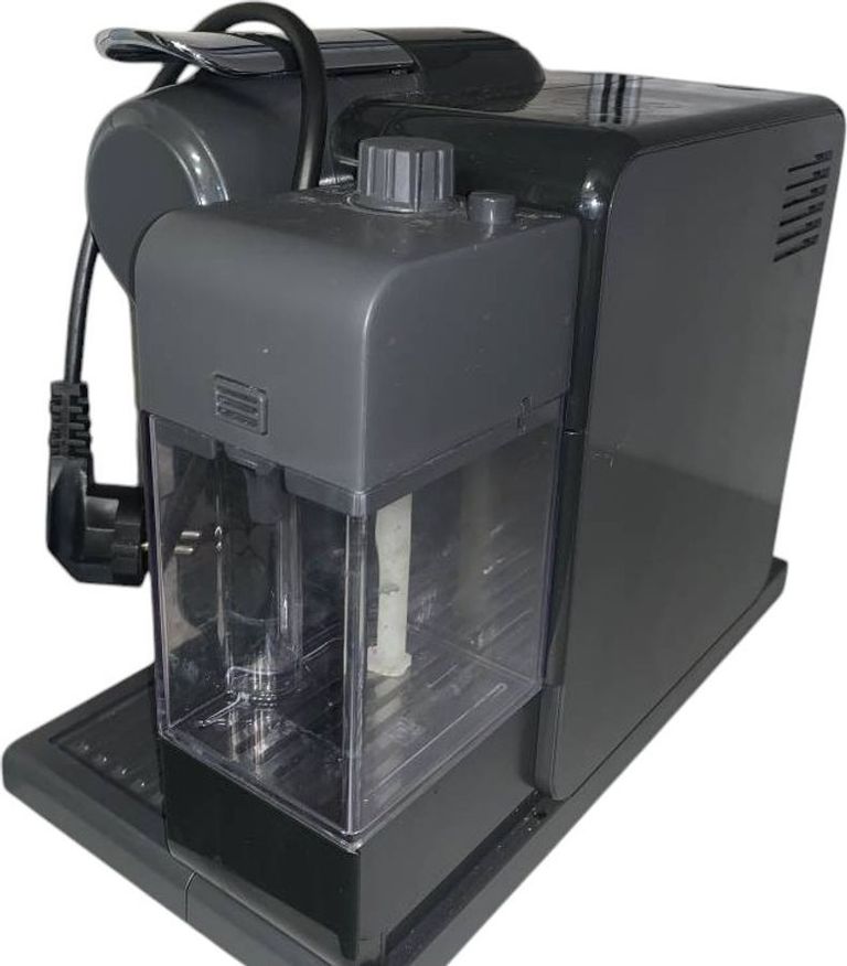 Оголошення Delonghi nespresso lattissima touch en 560.b Б/У