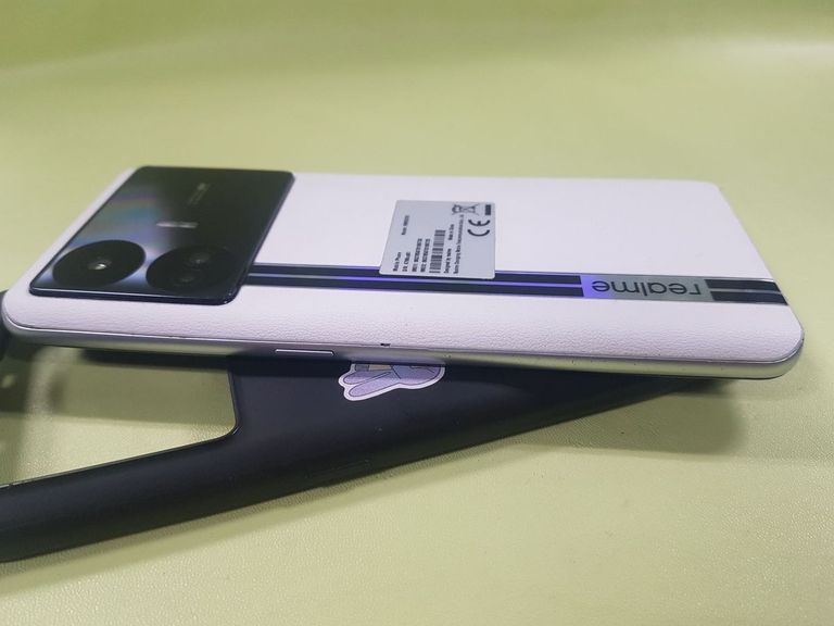 Дешиво Realme GT Neo5 SE 16/1TB Black с ломбарда