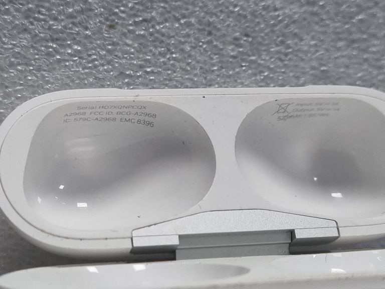 Дешиво Apple airpods pro 2nd generation with magsafe charging case usb-c с ломбарда