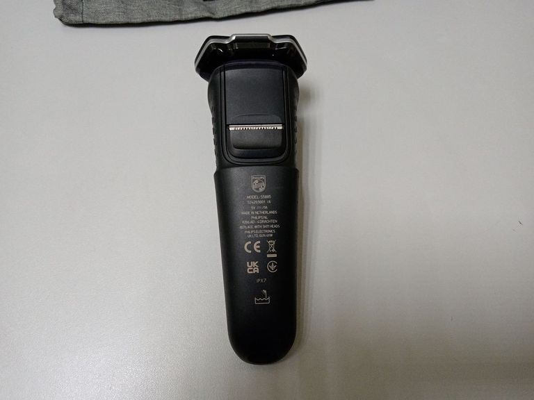 Дешево Philips Shaver series 5000 S5885/10 з ломбарду
