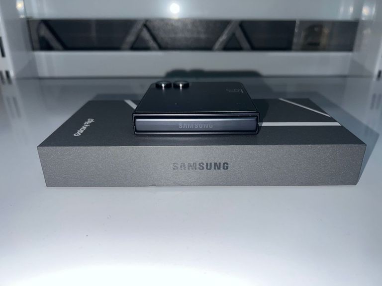 Розпродаж Samsung galaxy flip7 12/256gb, продавець Техноскарб