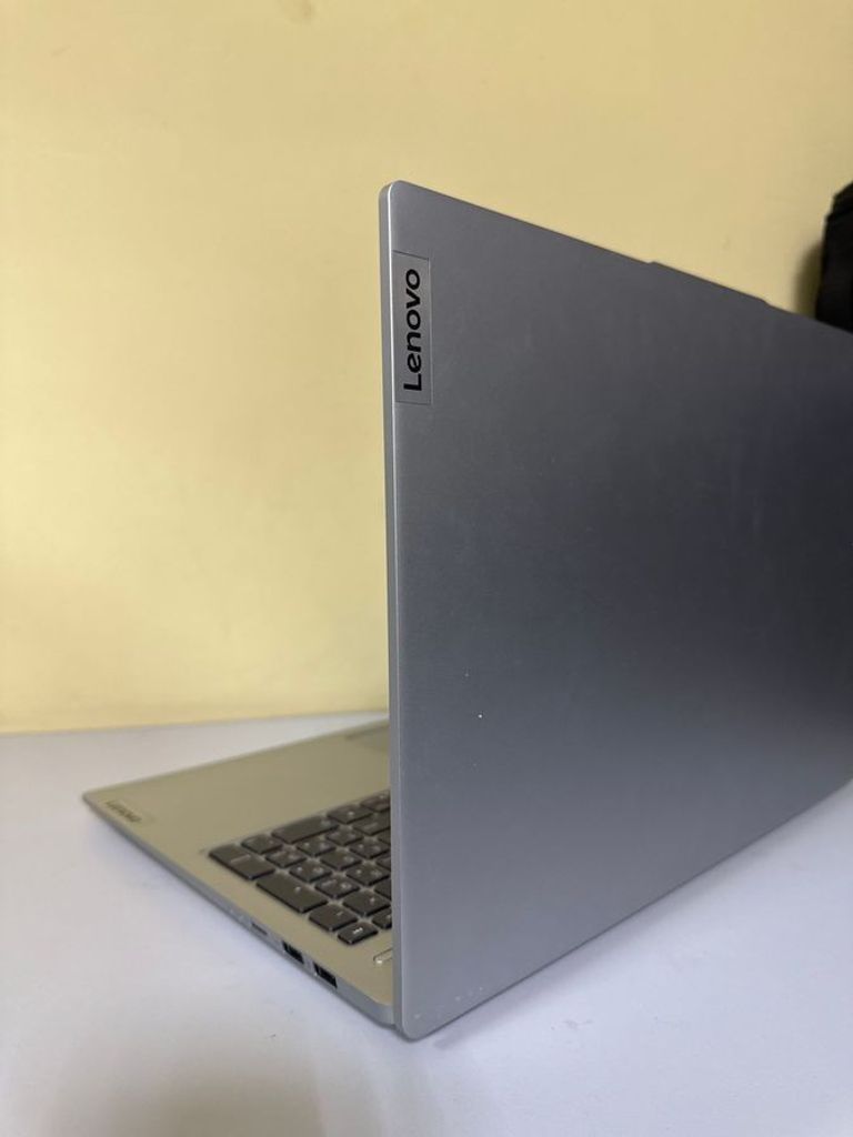Дешево Lenovo 15/core i5-12450h ddr5/16gb ddr5/hdd *відсутній/ssd 1000 gb/*інтегрована з ломбарду