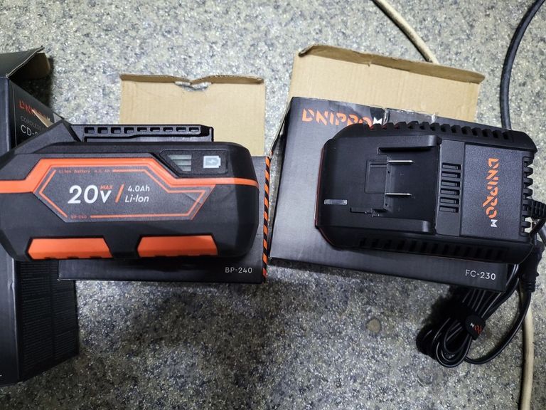 Дешево Dnipro-M cd-218q 1акб 4ah зп з ломбарду