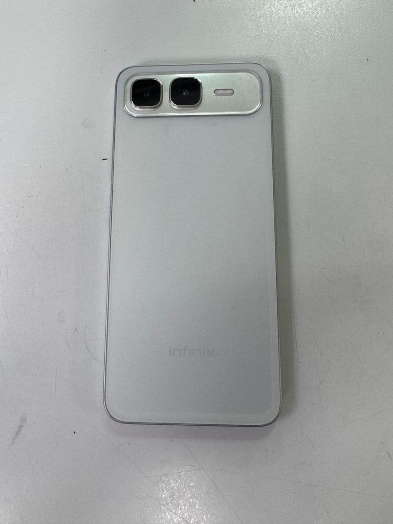 Дешево Infinix Smart 10 Plus 4/128GB Ruby Red з ломбарду