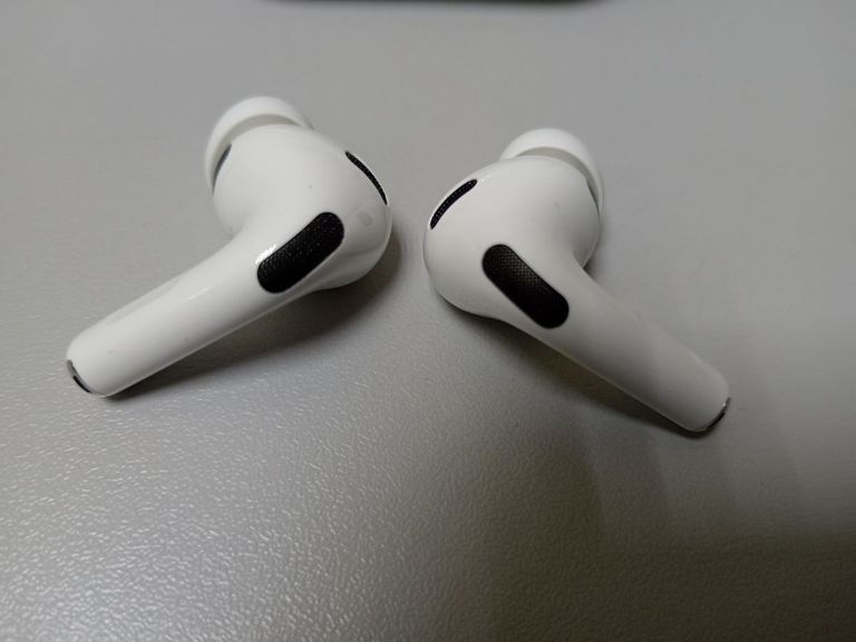 Дешево AirPods Pro 3 з ломбарду