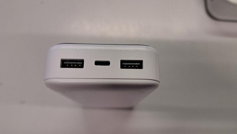 Дешево Xo PR136 20000mAh Black з ломбарду