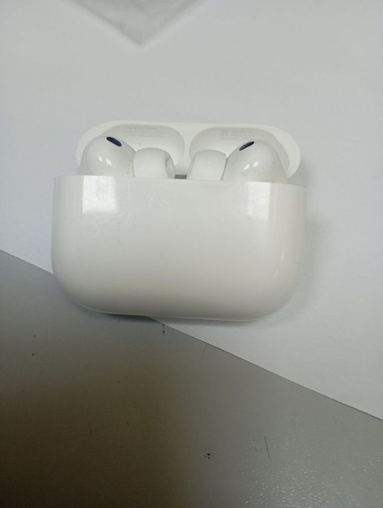 Дешево AirPods Pro 3 з ломбарду
