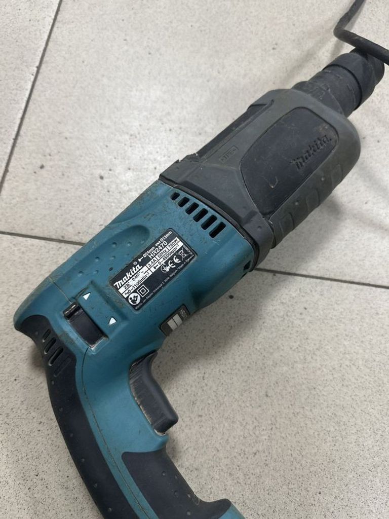 Дешево Makita HR2470 з ломбарду