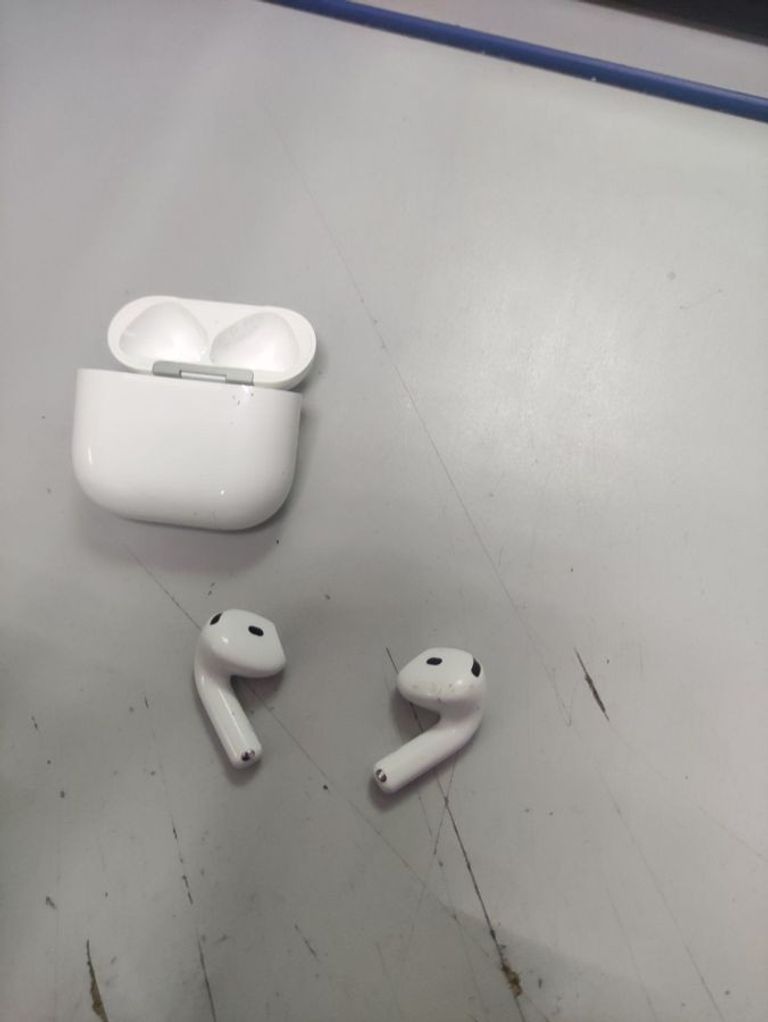 Купить Apple airpods 4 Б/У
