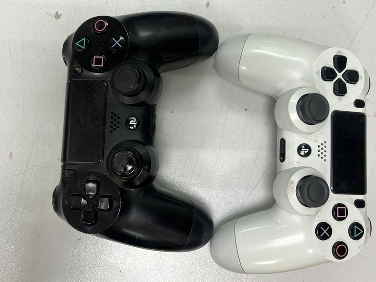 Купить  Sony PlayStation 4 Slim 1TB Black Б/У