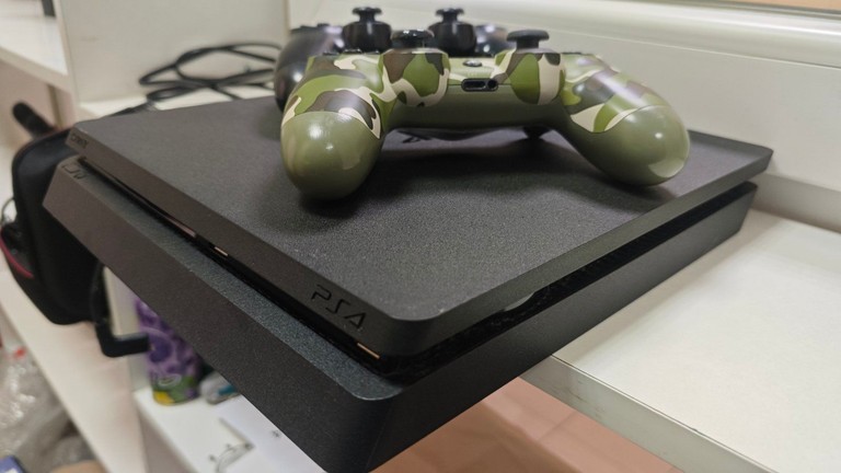 Дешево Sony PlayStation 4 Slim 1TB Black з ломбарду