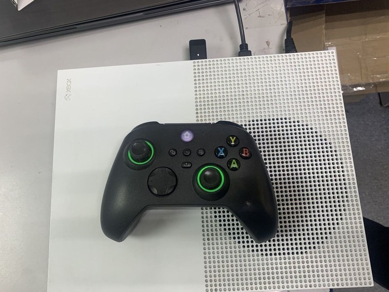 Купити Microsoft Xbox One S 1TB Б/У