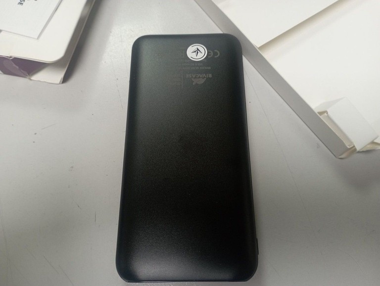 Купити Rivacase VA2031 10000mAh Black Б/У