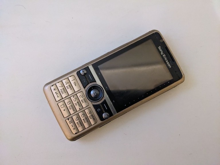 Дешиво Sony Ericsson g700  с ломбарда