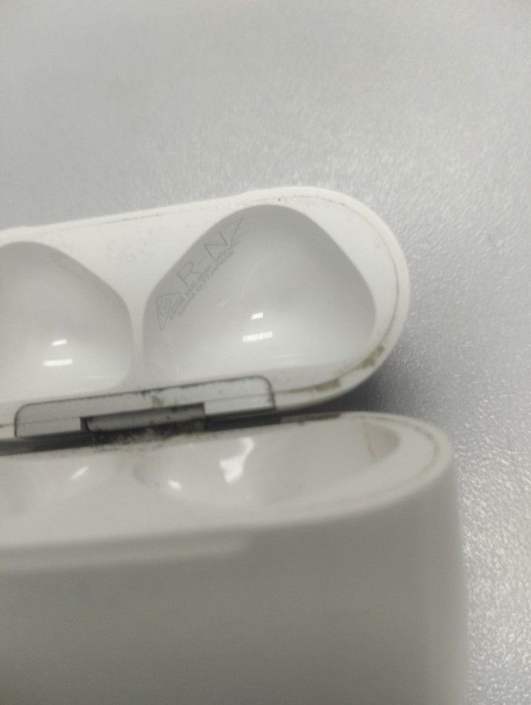 Дешево Apple airpods 4 з ломбарду