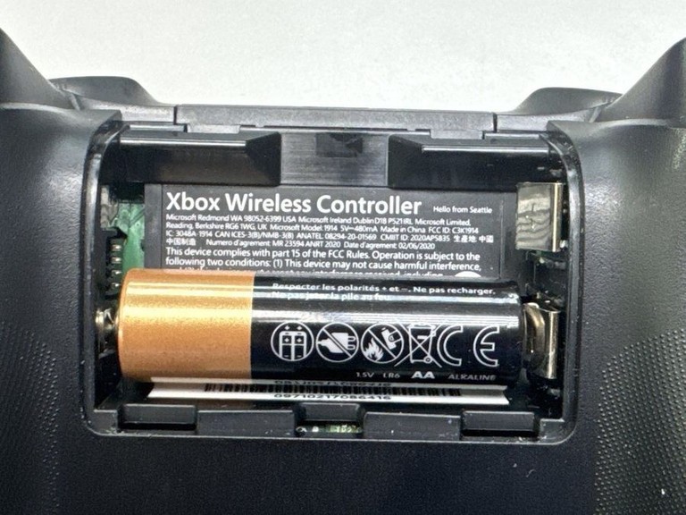 Дешево Microsoft xbox series x s wireless controller з ломбарду
