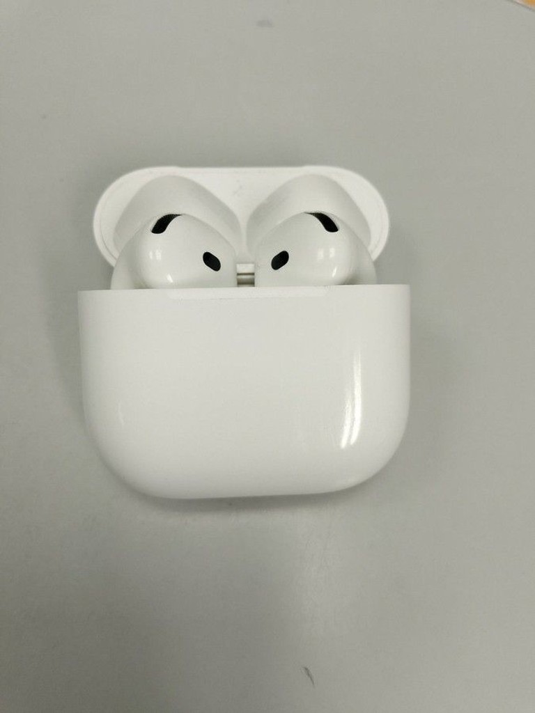 Дешево Apple airpods 4 with active noise cancellation з ломбарду