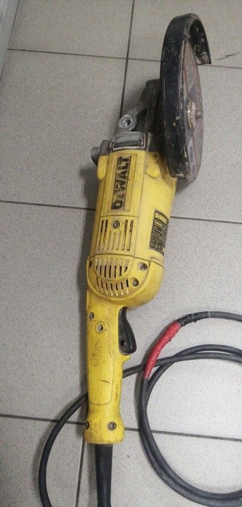 Оголошення Dewalt DWE494 Б/У