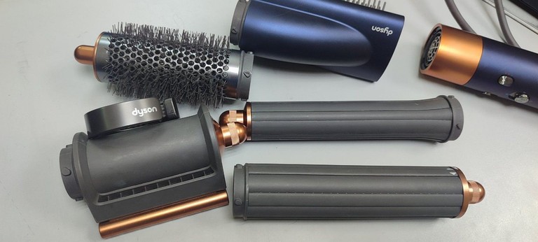 Дешево Dyson airwrap complete hs05 prussian/rich copper з ломбарду