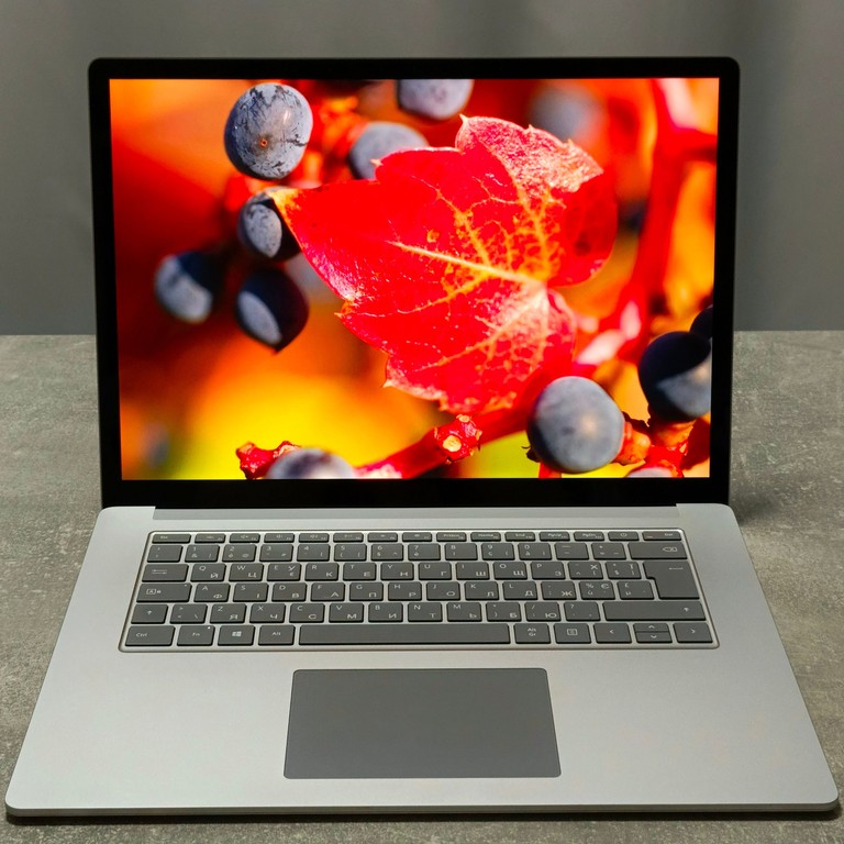 Купити Microsoft Surface 15 IPS Touch AMD Ryzen 5 3580U/відеокарта AMD Radeon Vega 9 2ГБ Б/У