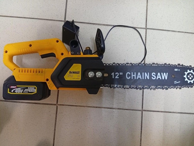 Купити Dewalt Копія duc 122 z 1акб зп Б/У
