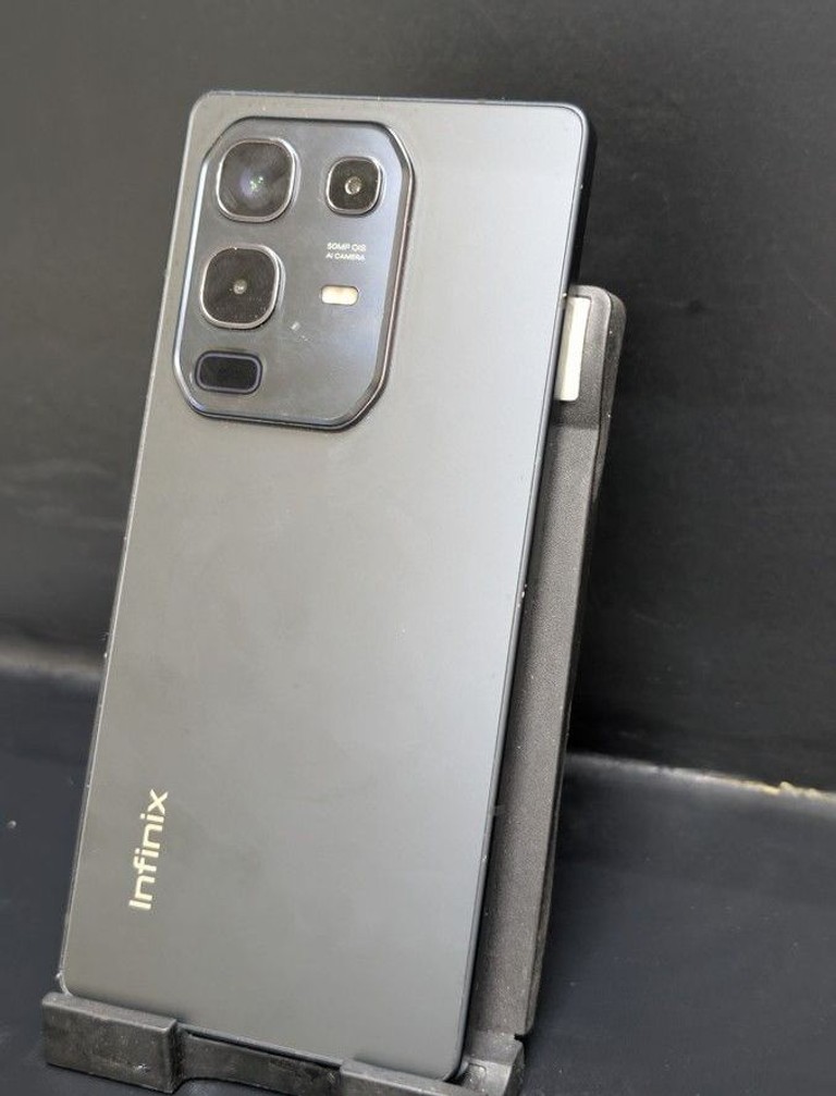 Купити Infinix Note 50 8/256GB Burgundy Red (4894947066405) Б/У