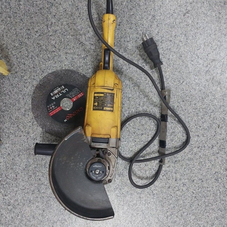 Купити Dewalt DWE492 Б/У
