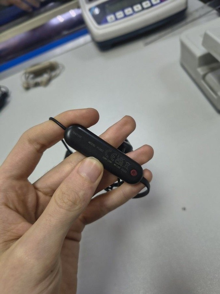 Дешиво Sony wi-c100 с ломбарда