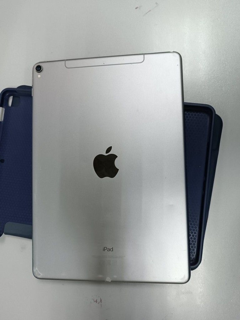 Дешево Apple ipad pro 10,5" wifi a1709 256gb 3g з ломбарду