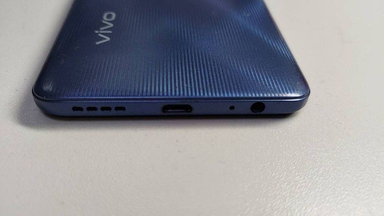 Дешево Vivo y15s v2120 3/32gb з ломбарду