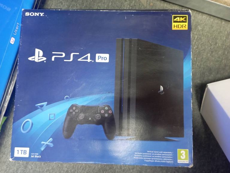 Sony playstation 4 pro 1tb