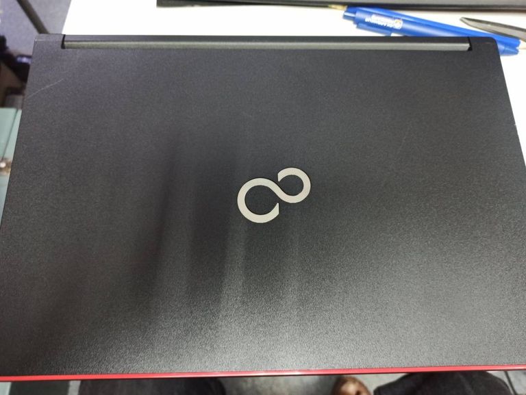 Дешево Fujitsu lifebook e546 / екр 14"/ core i5 6300u 2.40ghz / ram8gb / ssd240gb / hd graphics 520 з ломбарду