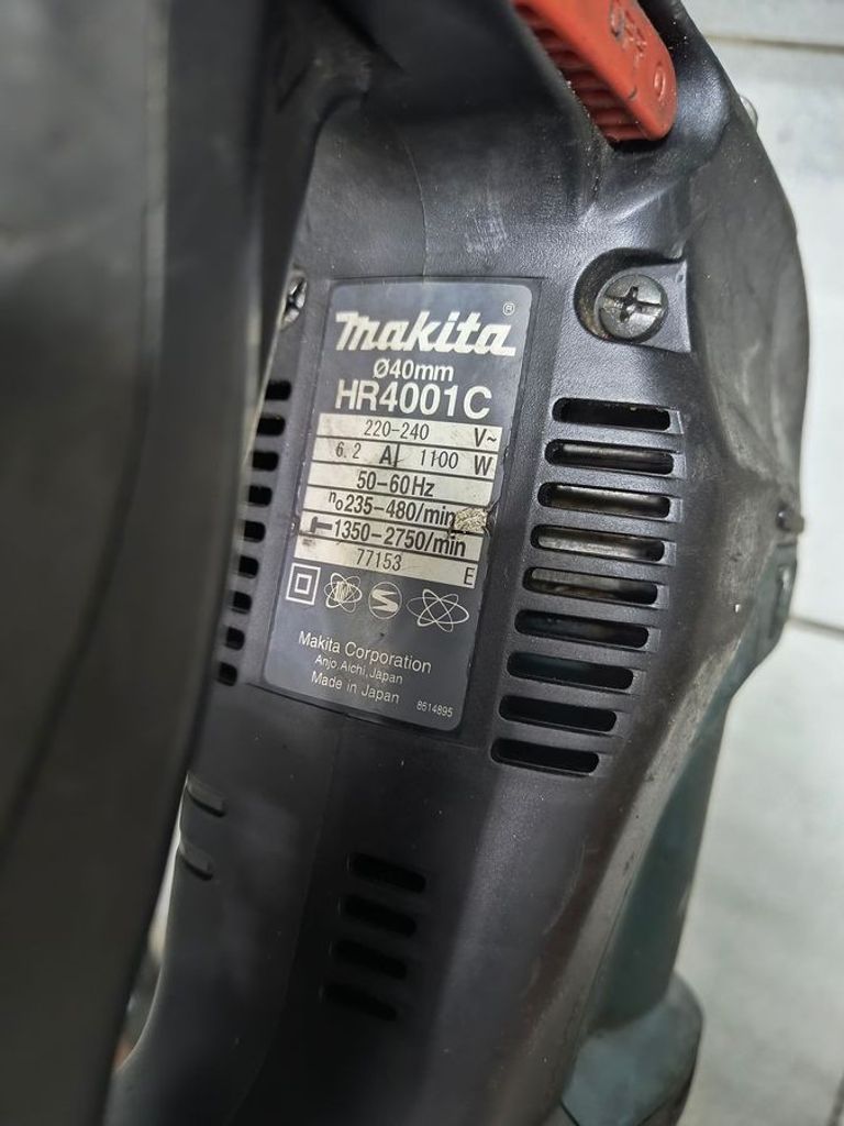 Купить Makita HR4001C Б/У