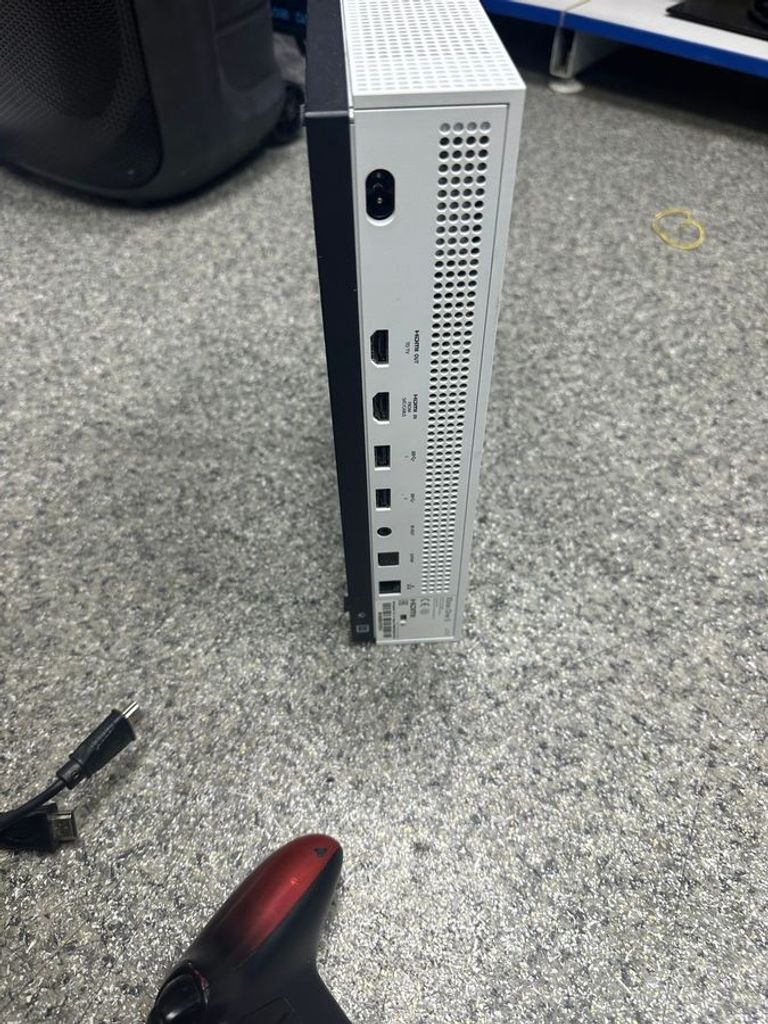 Дешево Microsoft Xbox One S 1TB з ломбарду