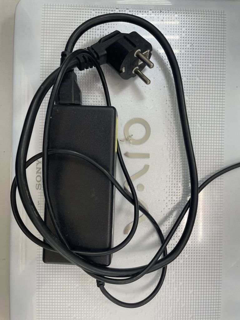 Дешиво Sony core i3 380m/4gb ddr3/hdd1tb с ломбарда