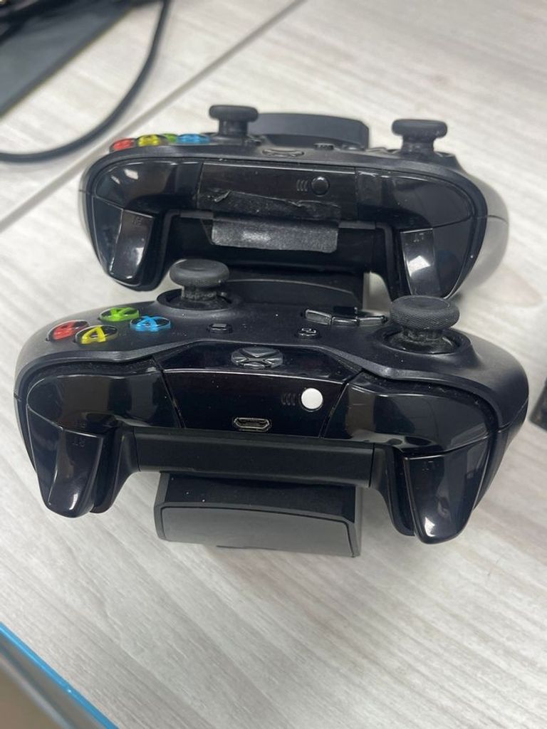 Распродажа Microsoft Xbox One X 1TB White, продавец Техноскарб