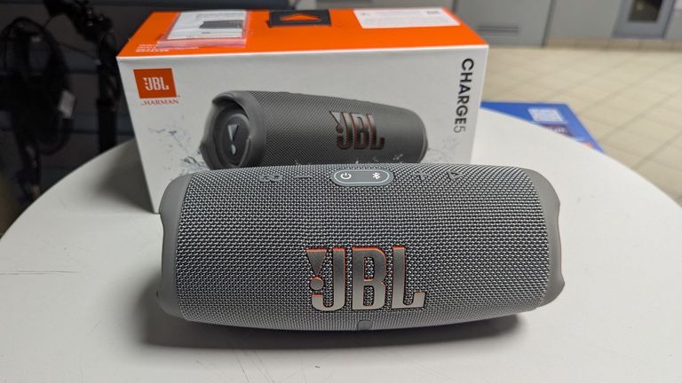 Купить Jbl Charge 5 Blue (JBLCHARGE5BLU) Б/У