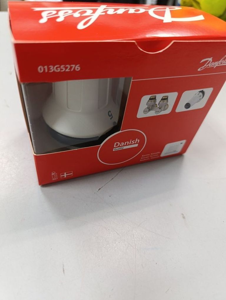 Дешиво Danfoss комплект для радиатора с нижним подключением угловой ras-ck+rlv-ks 1/2" danfoss 013g5276 с ломбарда