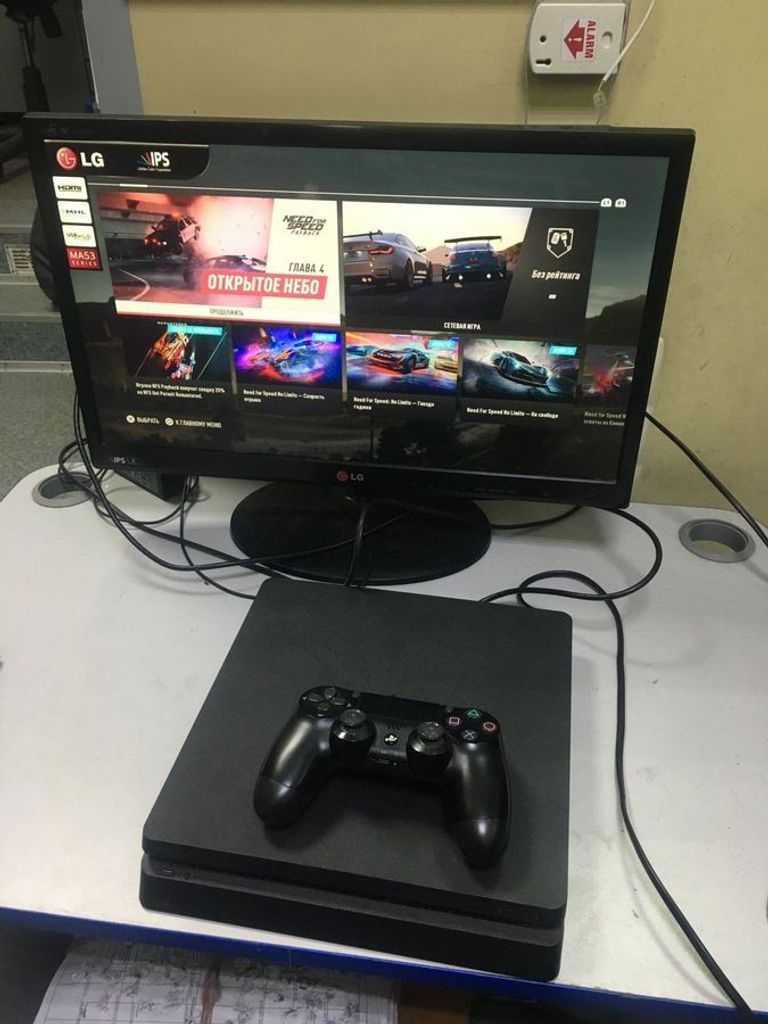 Купити  Sony PlayStation 4 Slim 1TB Black Б/У