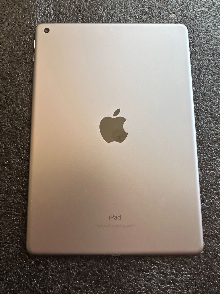 Дешево Apple iPad 2018 32GB Wi-Fi Space Gray (MR7F2) з ломбарду