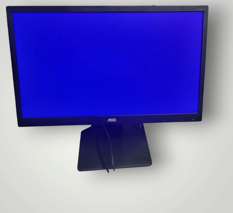 Дешиво Aoc e2275pwj с ломбарда