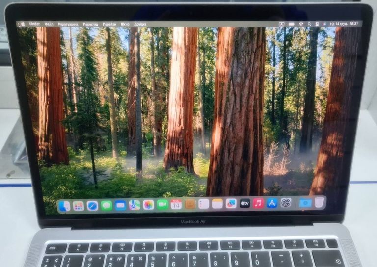 Дешиво Apple MacBook Air 13'' Late 2020 с ломбарда