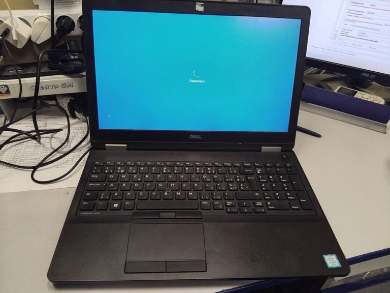 Купити Dell 15/core i5 6200u ddr3/8gb ddr3/hdd *відсутній/ssd 256 gb/*інтегрована Б/У