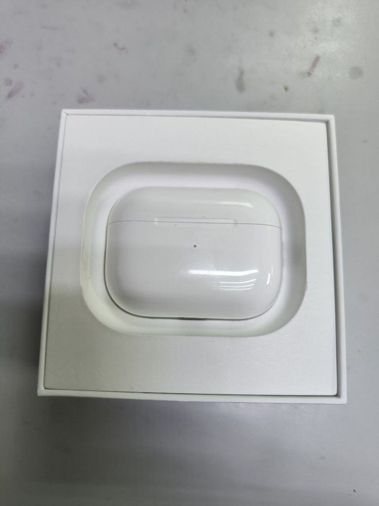 Купить Apple airpods pro 2nd generation with magsafe charging case usb-c Б/У