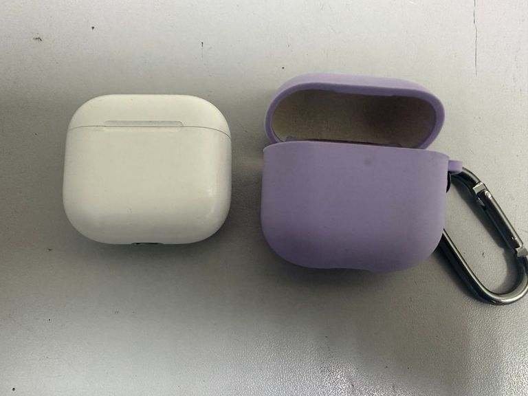 Купити Apple airpods 4 Б/У