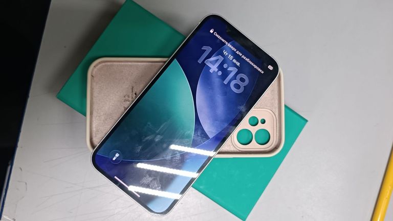 Объявление Apple iPhone 12 64GB (PRODUCT)RED Б/У