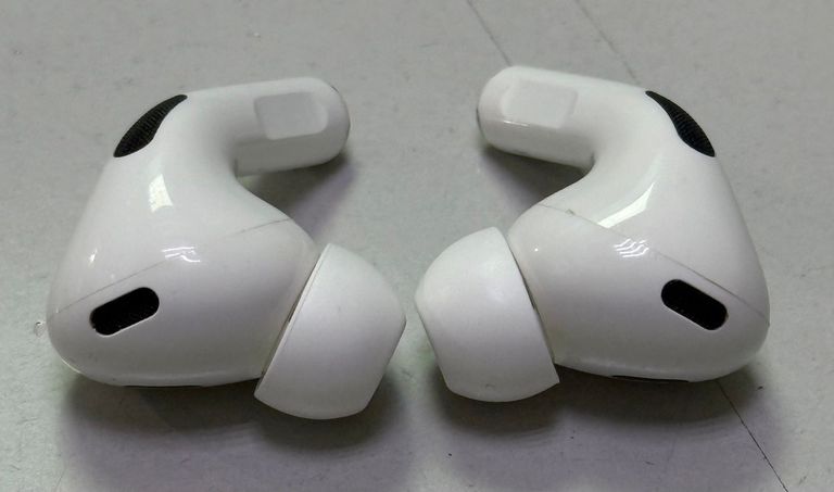 Apple airpods pro 2nd generation with magsafe charging case usb-c Код:01-200858739. Зображення 15
