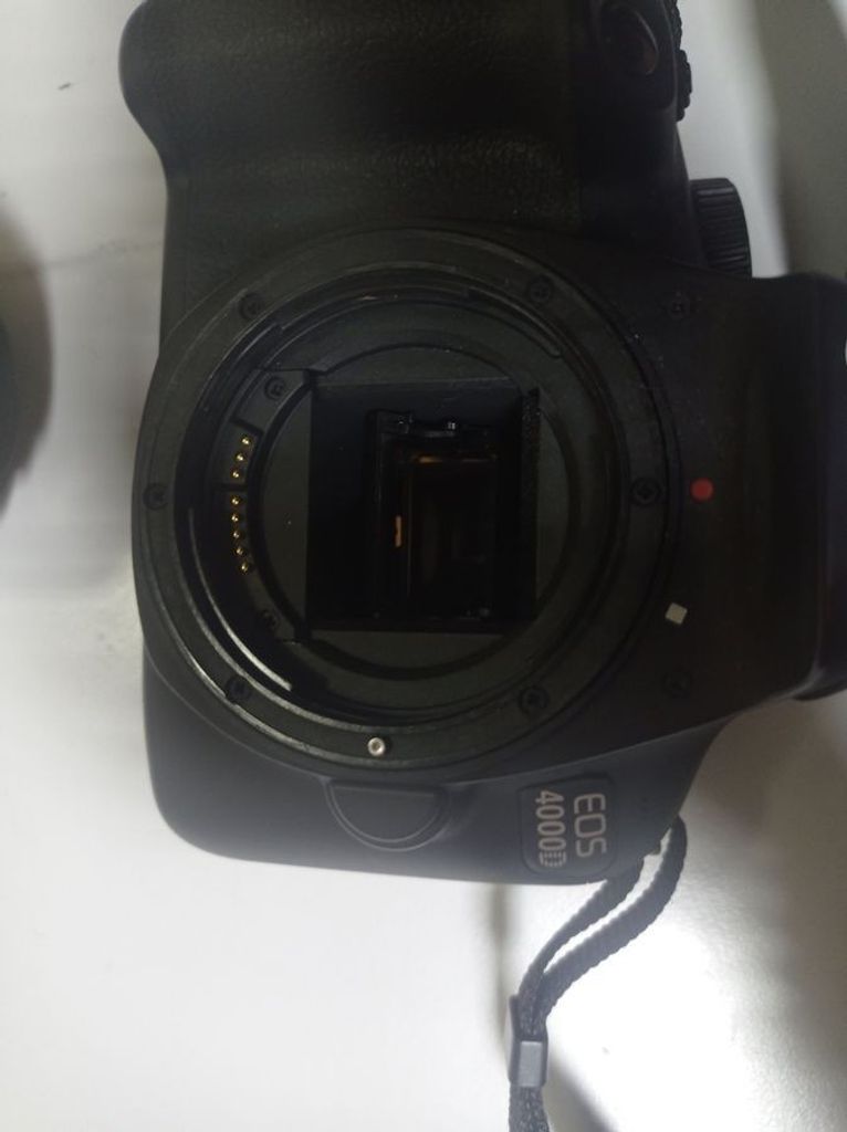 Дешиво Canon eos 4000d + ef-s 18-55 1:3.5-5.6 iii с ломбарда