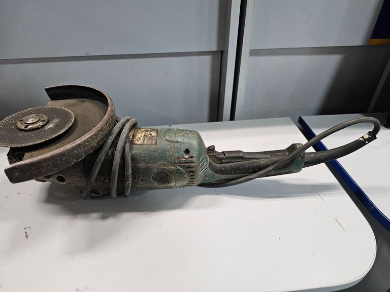 Розпродаж Makita ga9020s, продавець Техноскарб